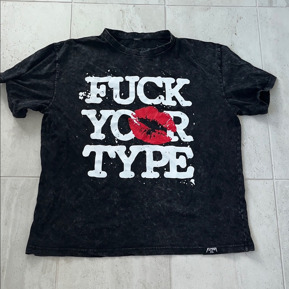 Trendy Black Graphic Men’s T-Shirt